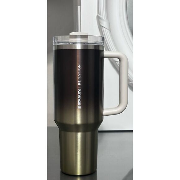 Stanley x P.E. Nation LIMITED EDITION 2024 Australia Exclusive 40oz Tumbler - Picture 1 of 4